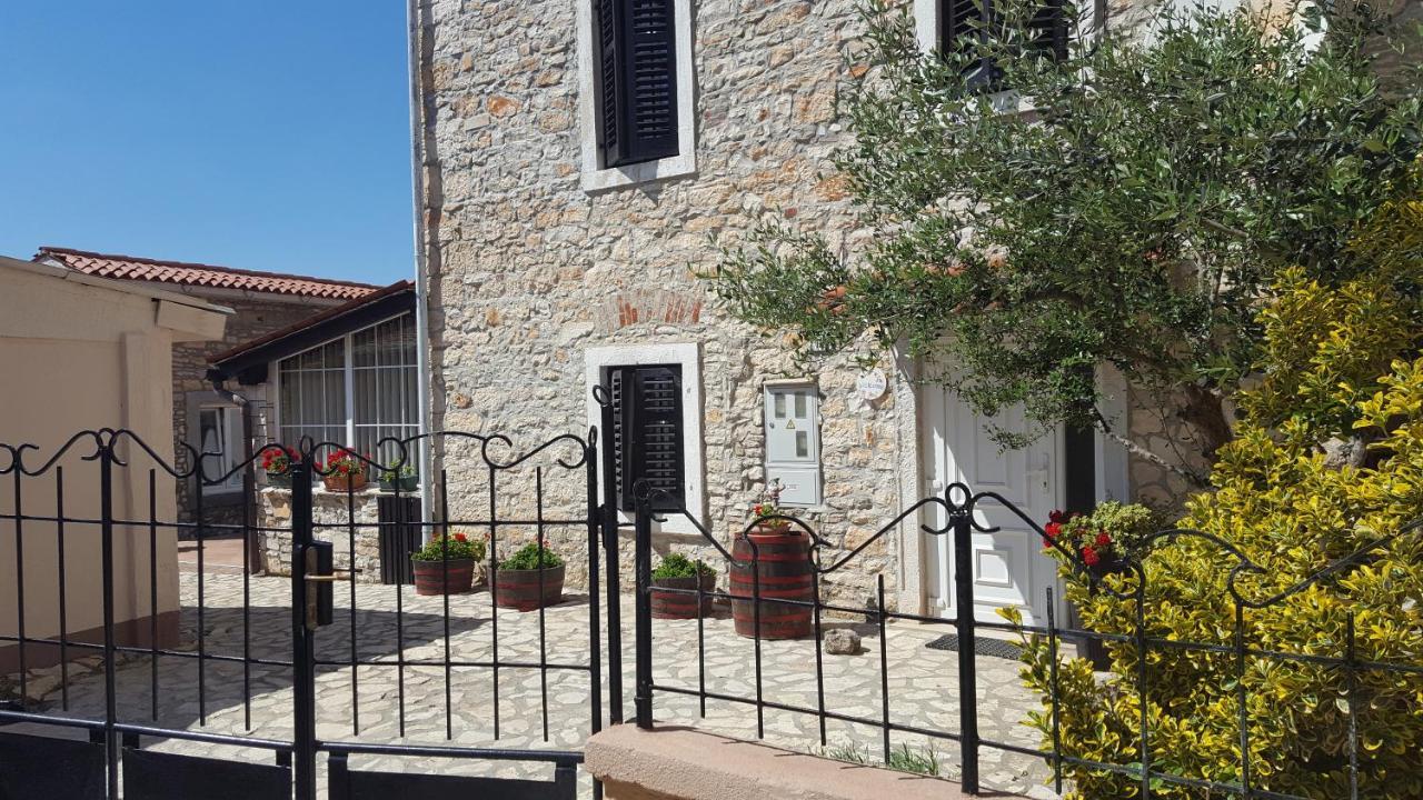 Istrska Kamnita Hisa Soncni Medulin Exterior foto